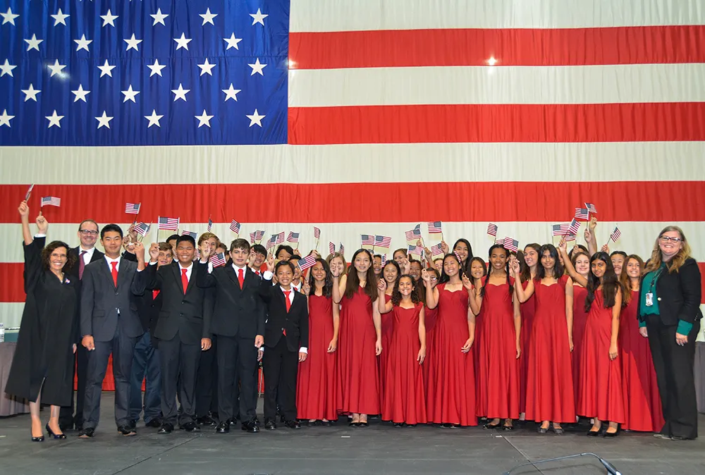 Students help at naturalization ceremony